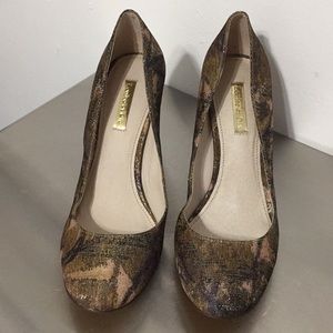 Louise et cie metallic bronze brocade chunk heel